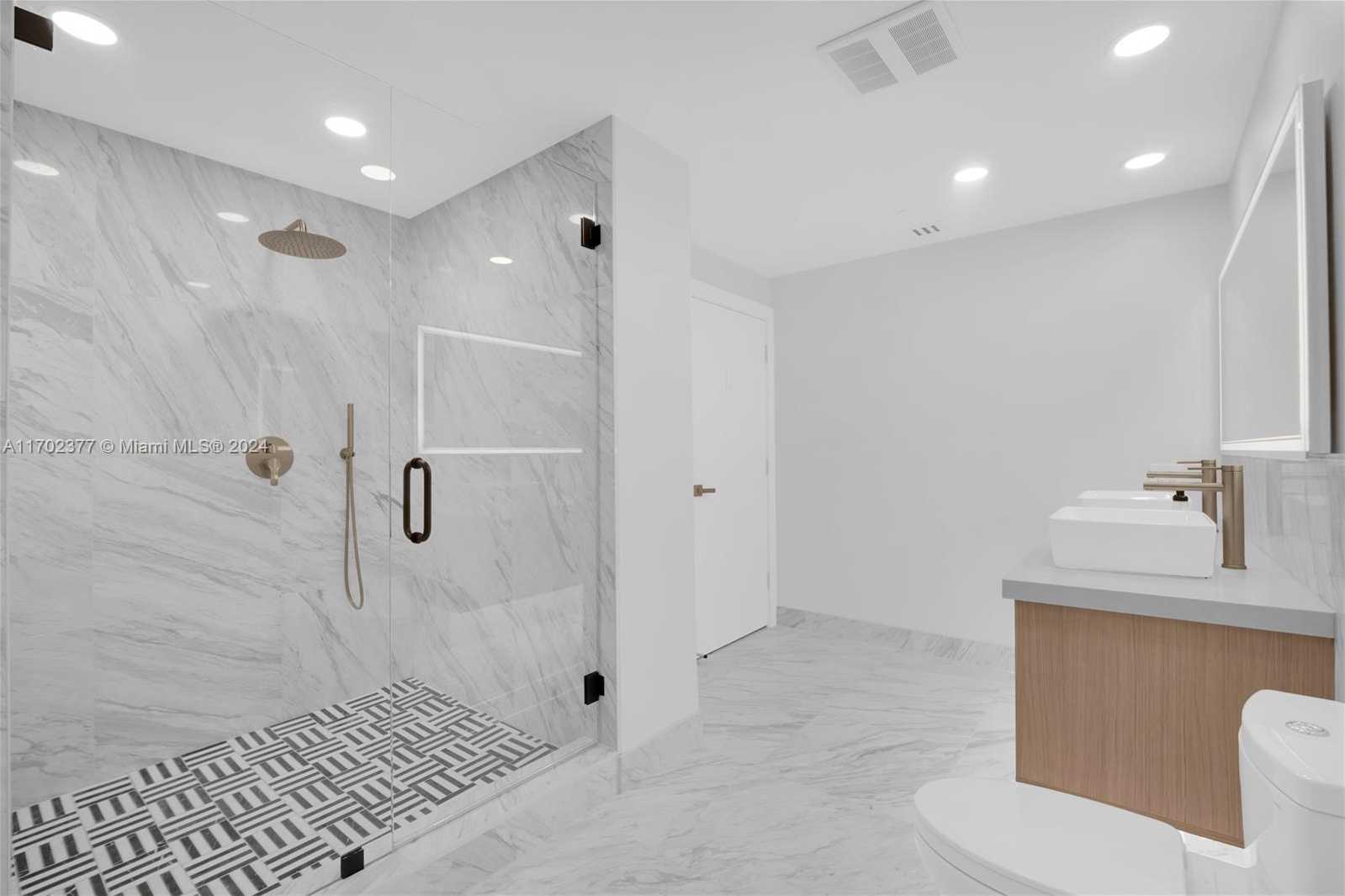 Small Image of 10101 COLLINS AVE #7D, Bal Harbour Number 23