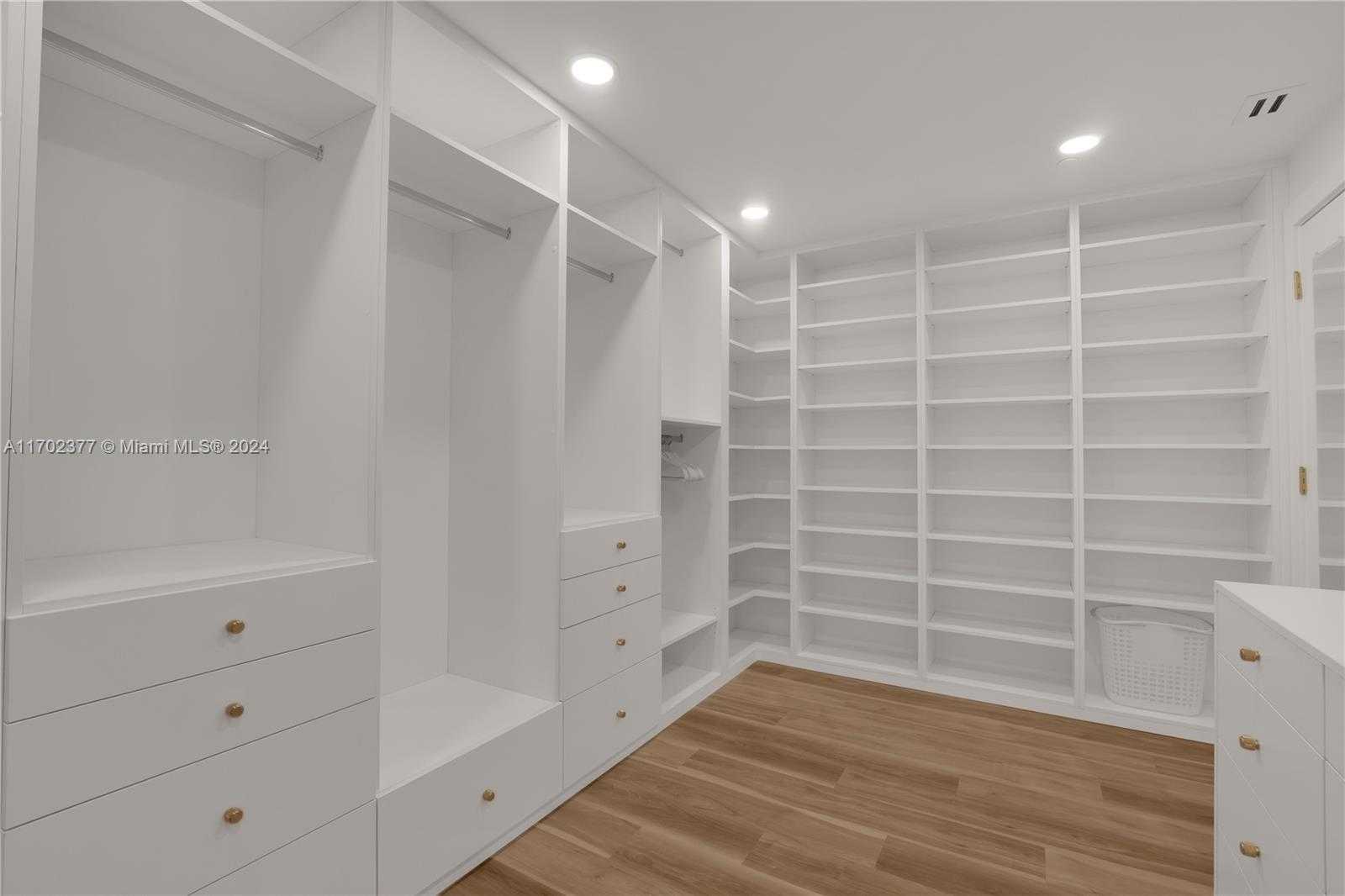 Small Image of 10101 COLLINS AVE #7D, Bal Harbour Number 25