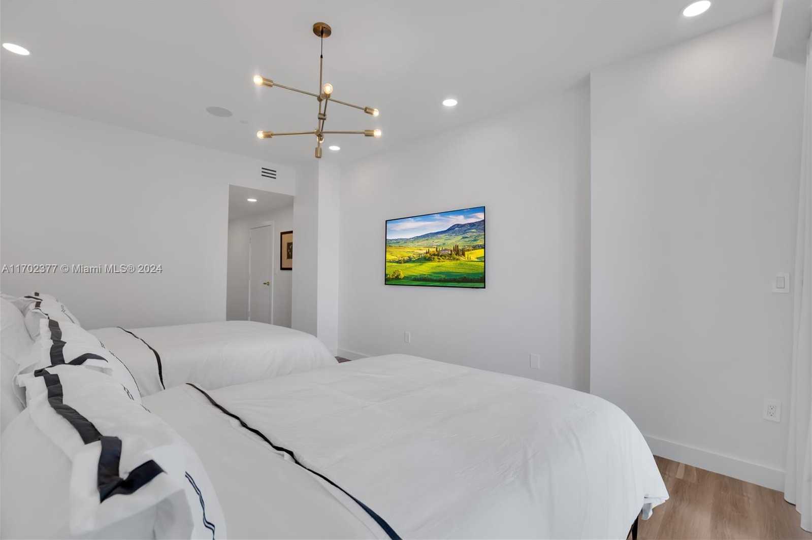 Small Image of 10101 COLLINS AVE #7D, Bal Harbour Number 27