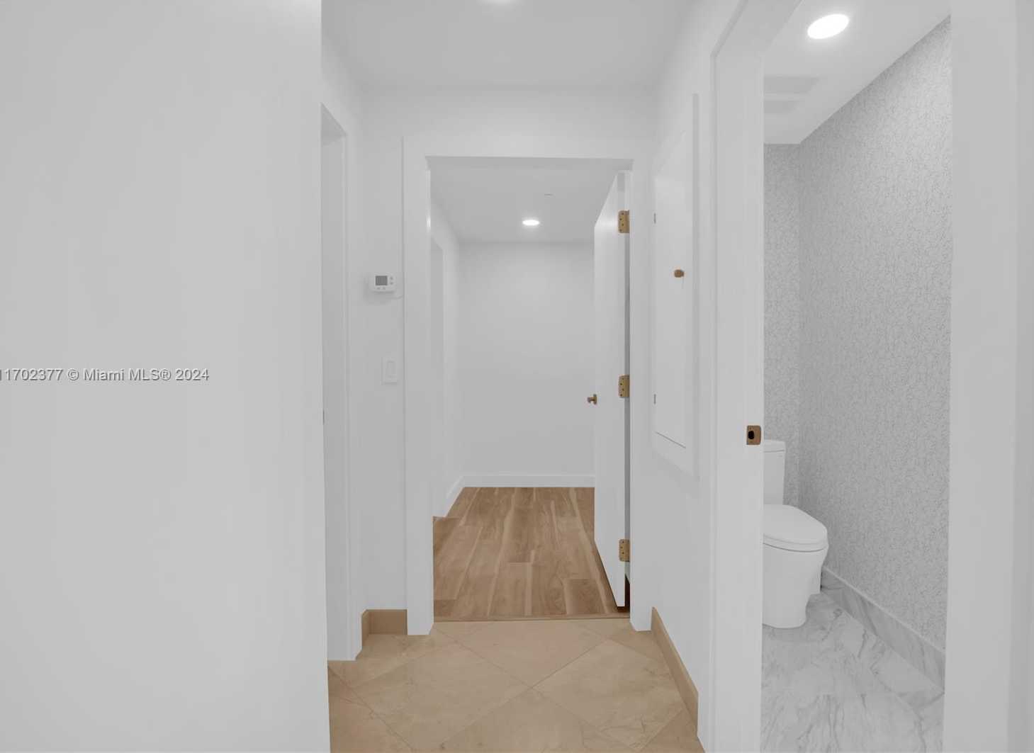 Small Image of 10101 COLLINS AVE #7D, Bal Harbour Number 31