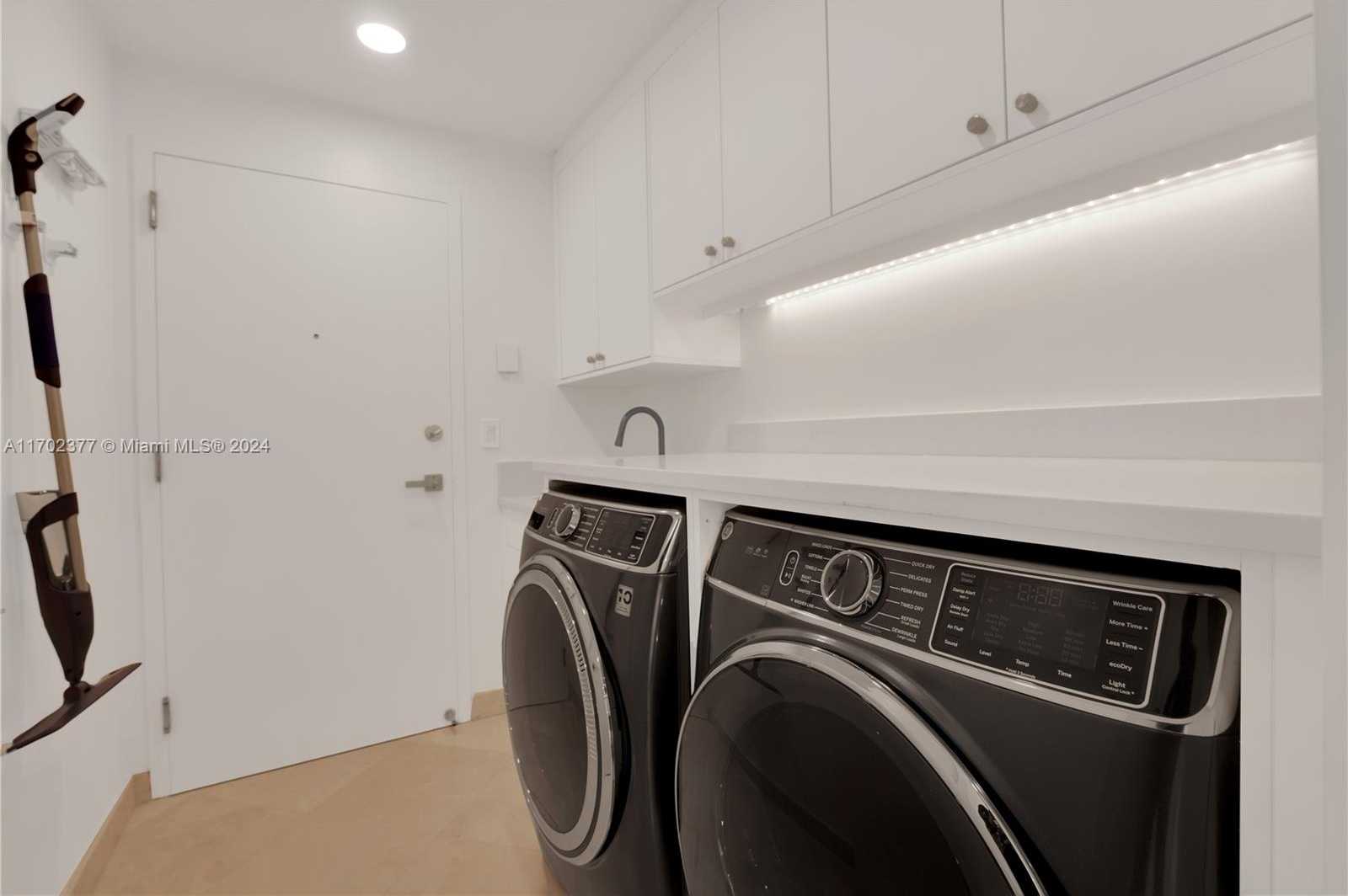 Small Image of 10101 COLLINS AVE #7D, Bal Harbour Number 32
