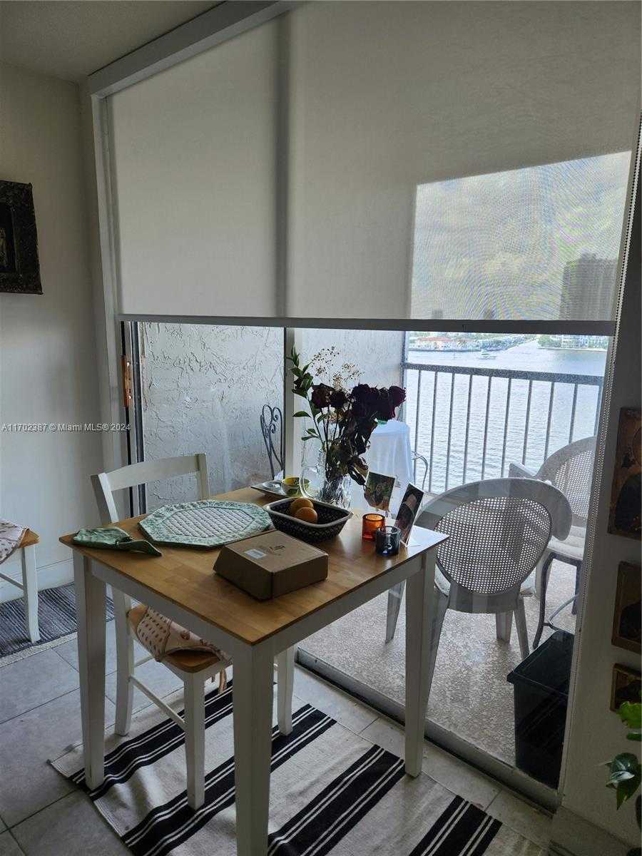 Small Image of 17600 NORTH BAY RD #N905, Sunny Isles Beach Number 5