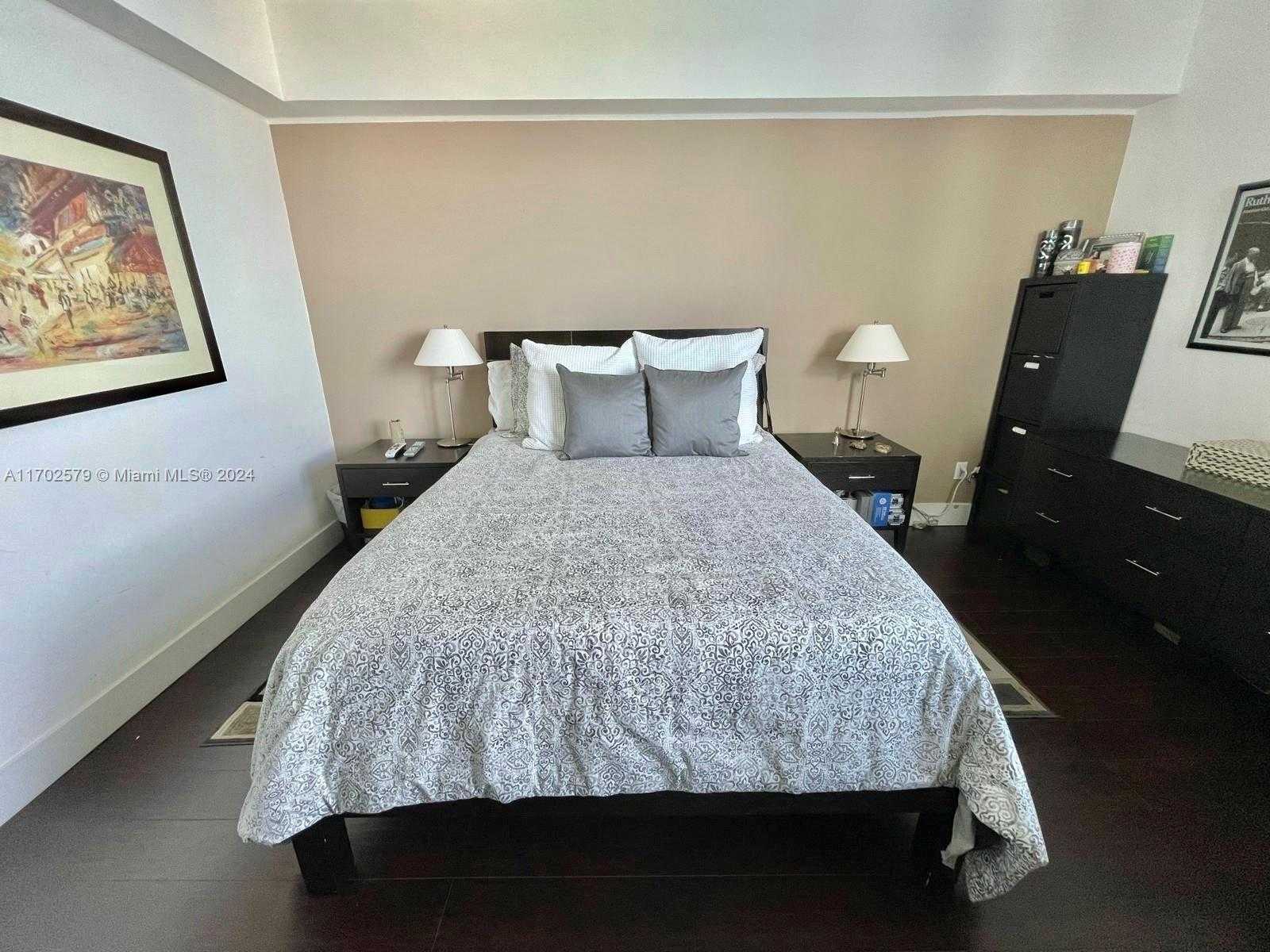Small Image of 325 SOUTH BISCAYNE BLVD #4322, Miami Number 11