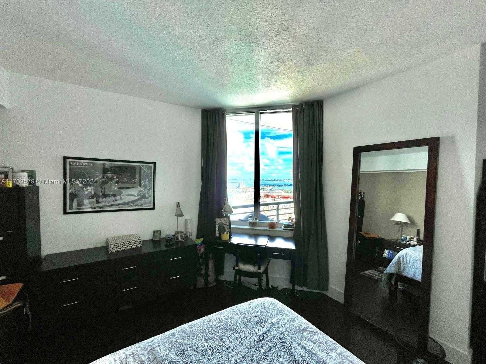 Small Image of 325 SOUTH BISCAYNE BLVD #4322, Miami Number 12