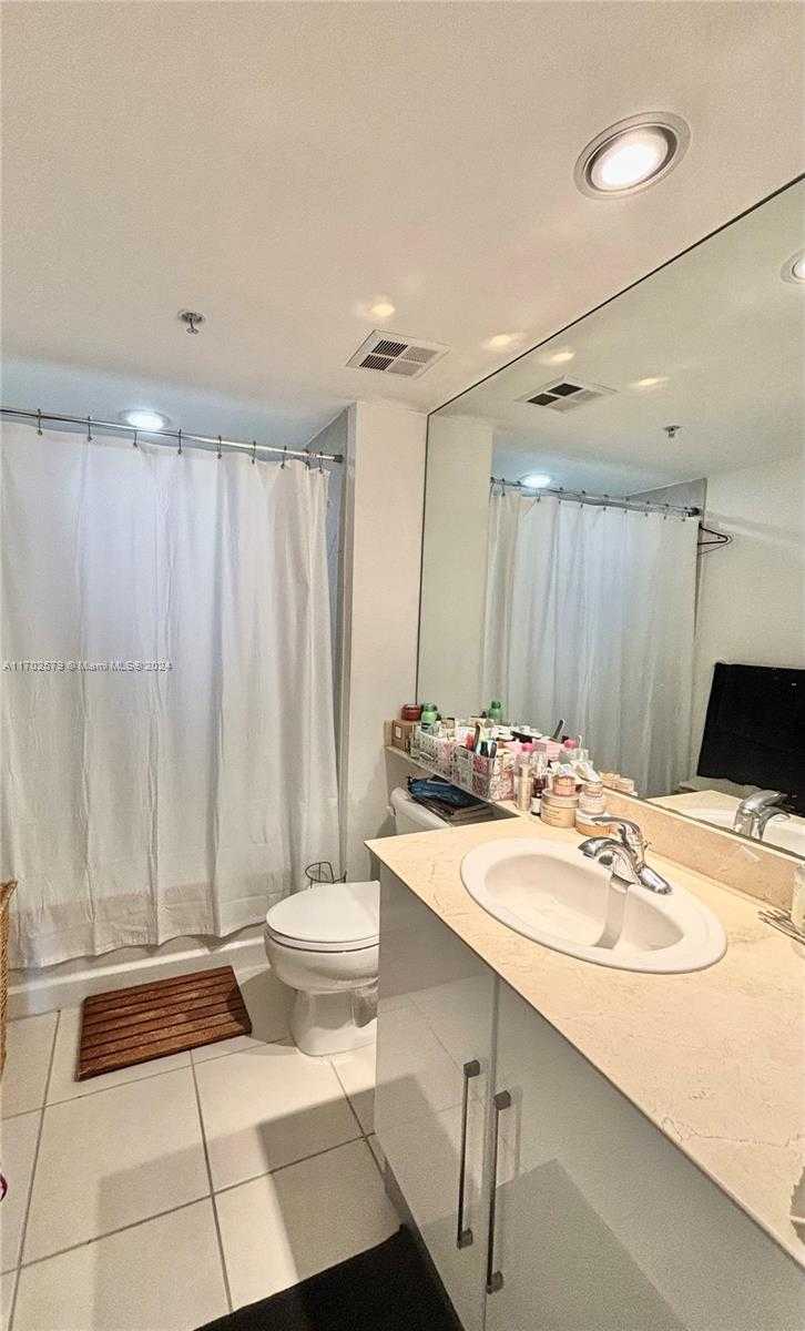 Small Image of 325 SOUTH BISCAYNE BLVD #4322, Miami Number 15