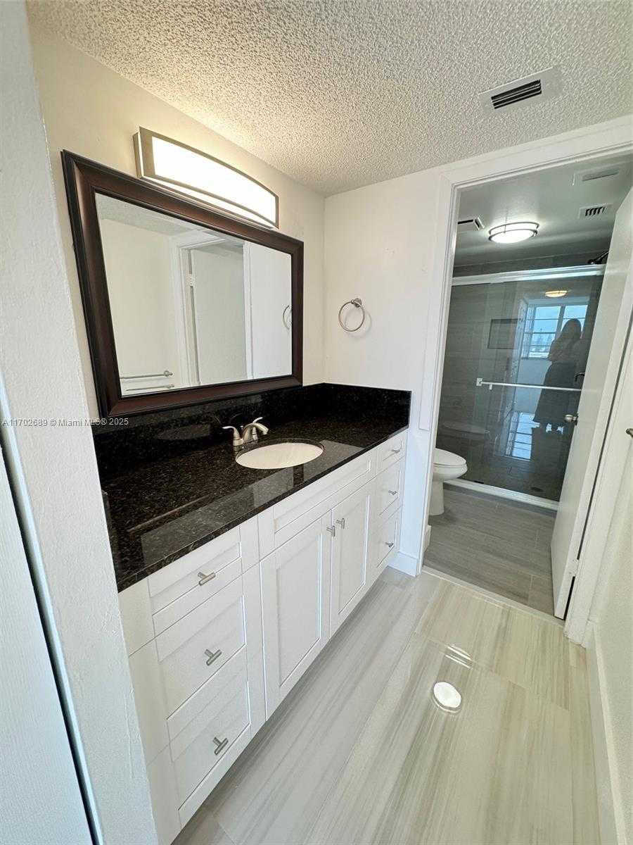 Small Image of 18021 BISCAYNE BLVD #803, Aventura Number 11