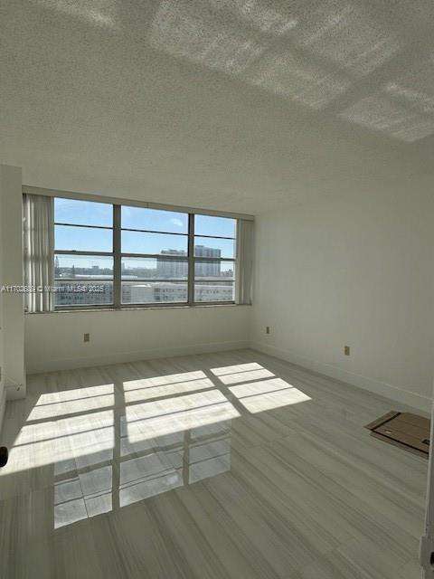 Small Image of 18021 BISCAYNE BLVD #803, Aventura Number 13