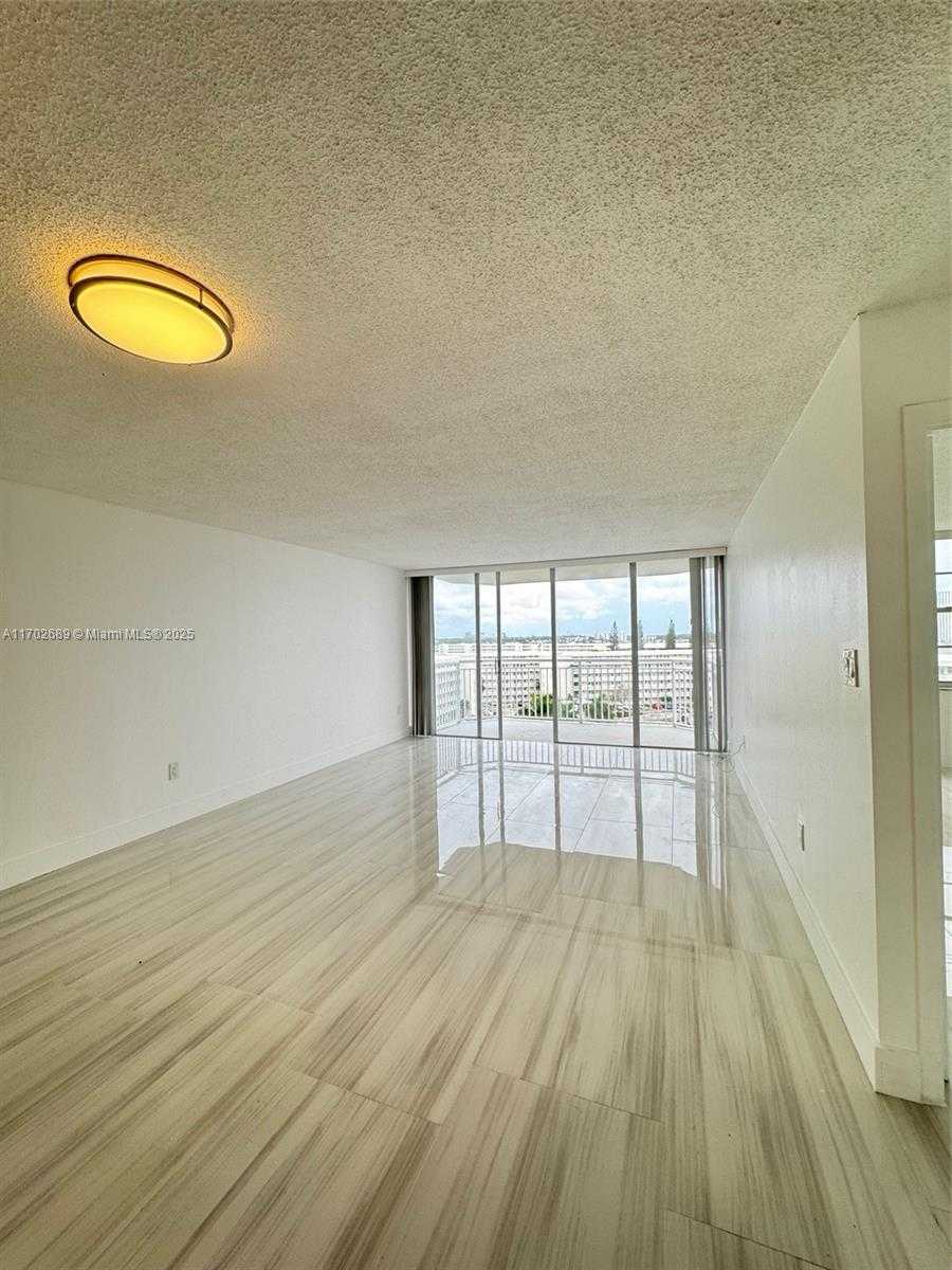 Small Image of 18021 BISCAYNE BLVD #803, Aventura Number 5
