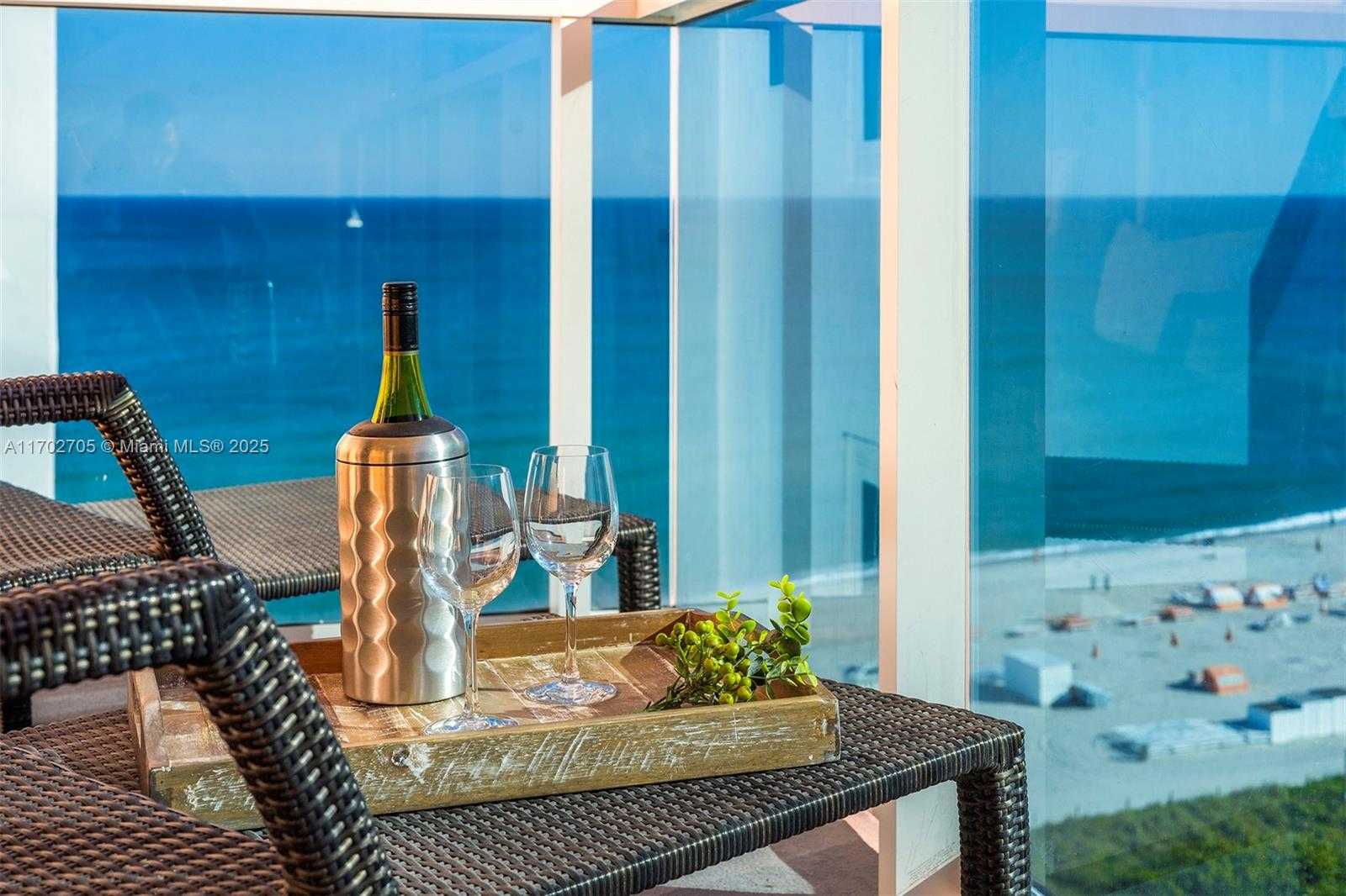 Small Image of 2301 #1209, Miami Beach Number 12