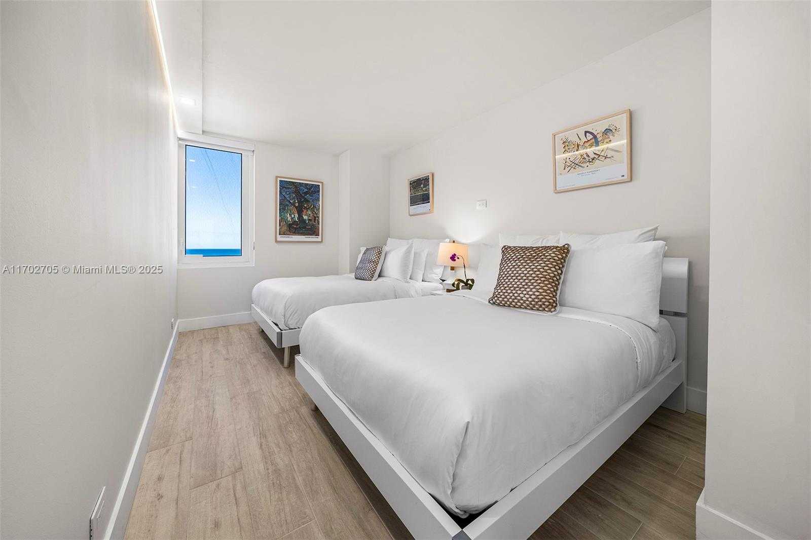 Small Image of 2301 #1209, Miami Beach Number 17
