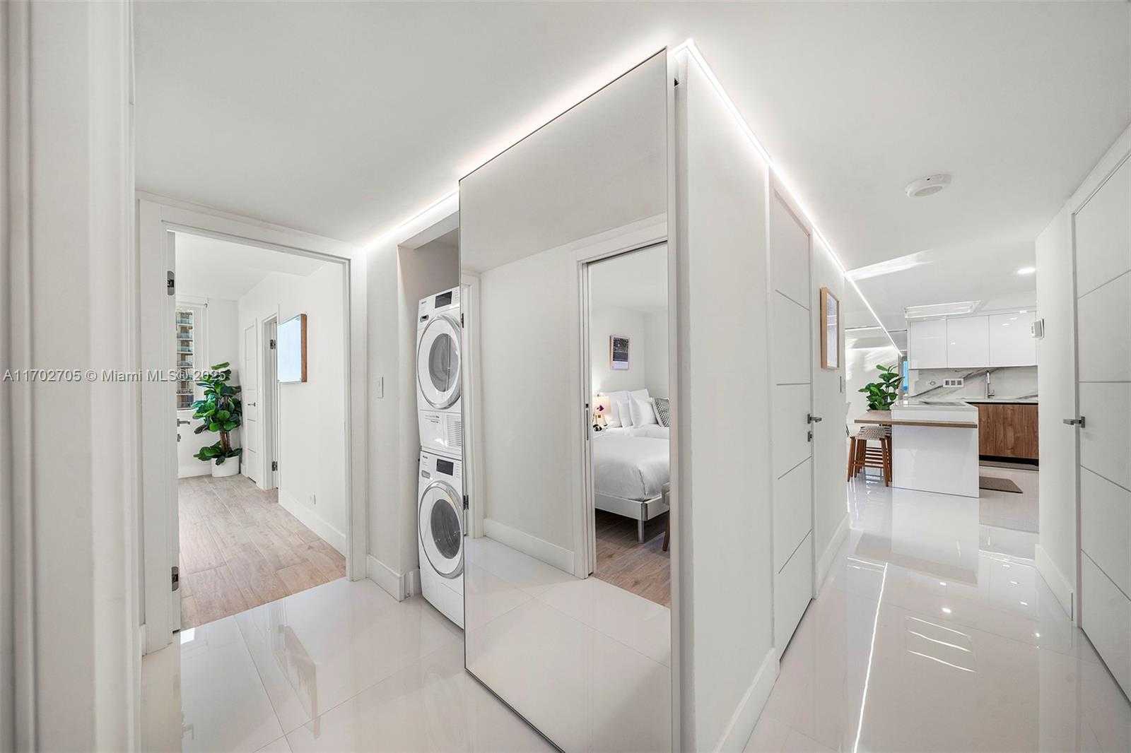 Small Image of 2301 #1209, Miami Beach Number 28