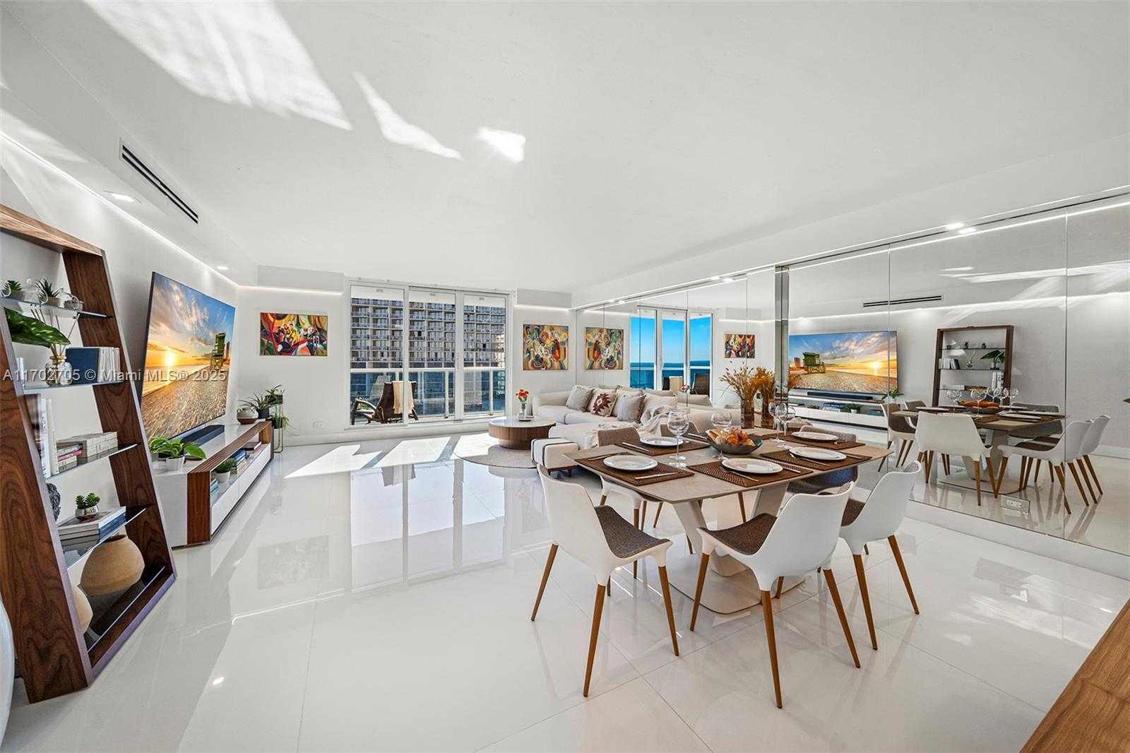 Small Image of 2301 #1209, Miami Beach Number 4