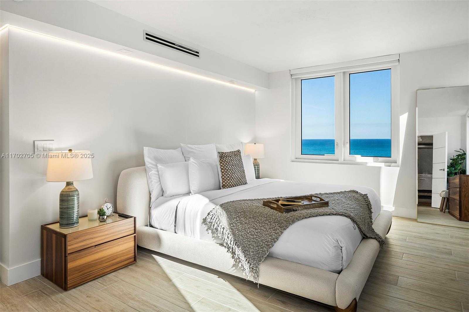 Small Image of 2301 #1209, Miami Beach Number 5