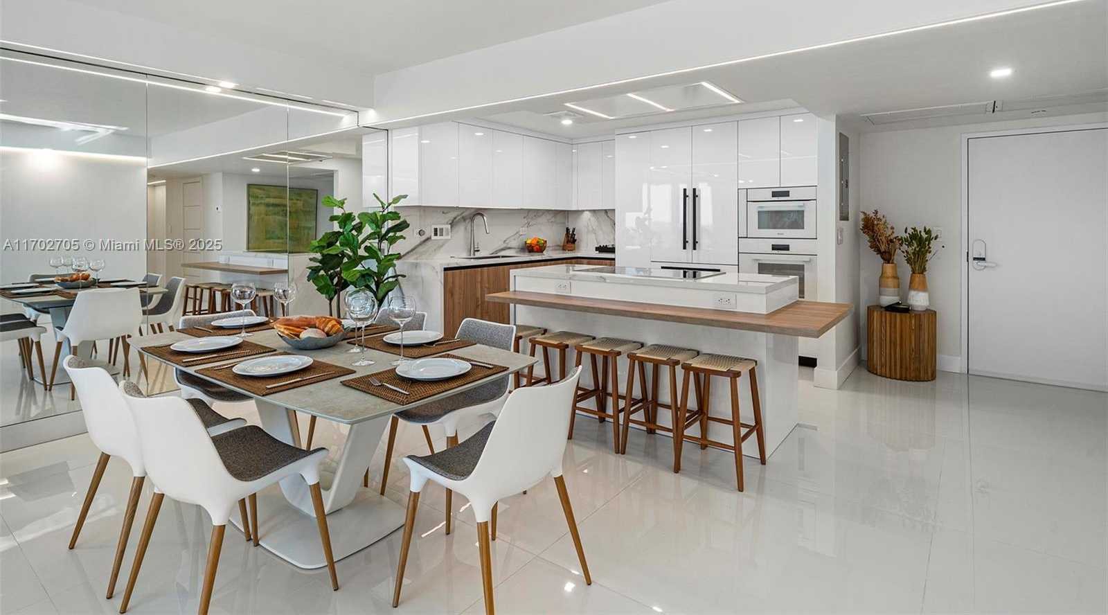 Small Image of 2301 #1209, Miami Beach Number 8