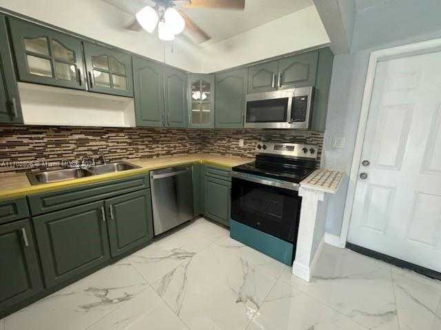 Small Image of 700 NORTH EAST 139TH ST, North Miami Number 7