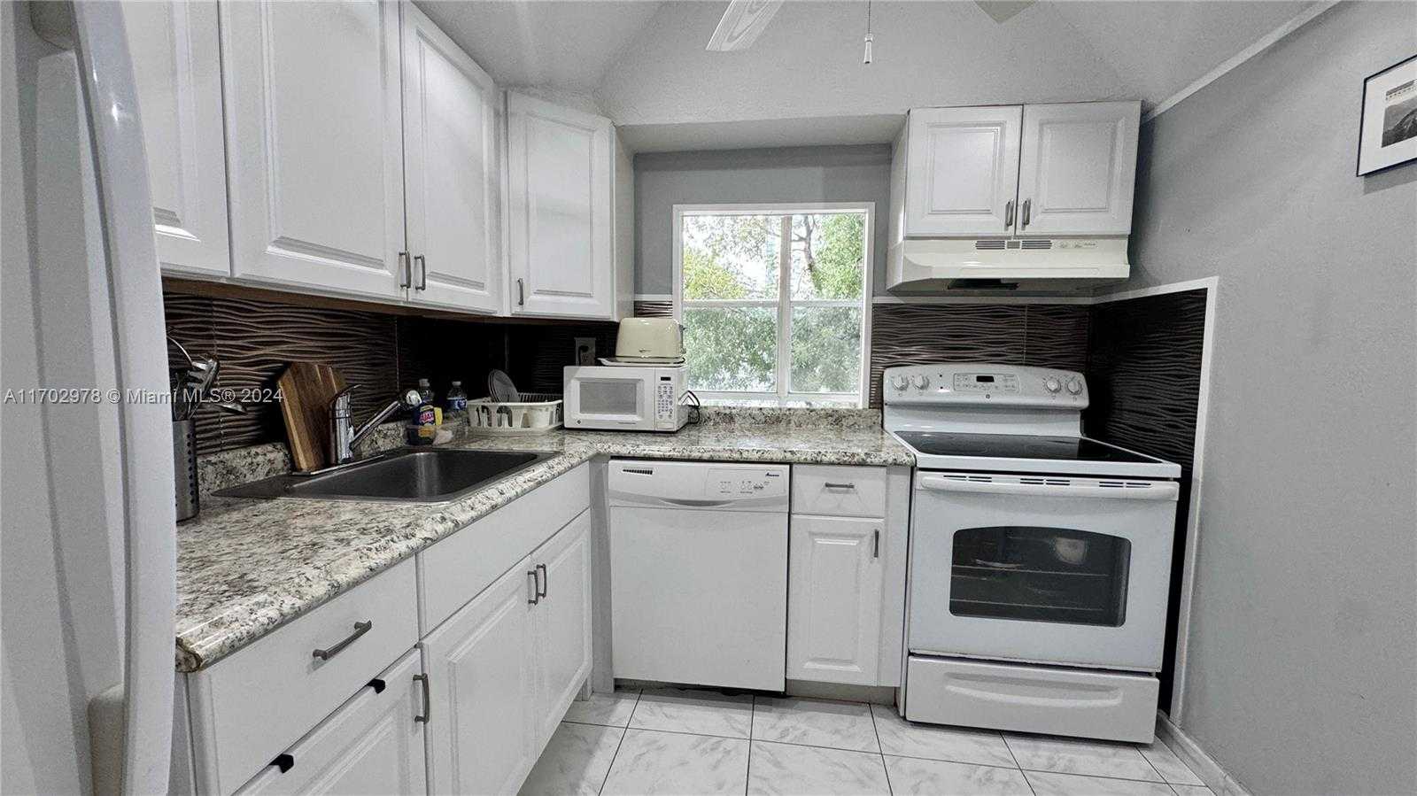 Small Image of 210 172ND ST #329, Sunny Isles Beach Number 25