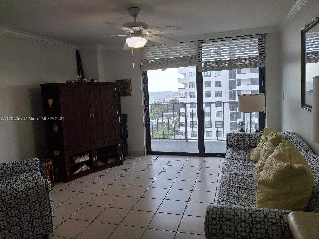 Small Image of 2625 COLLINS AVE #1102, Miami Beach Number 11