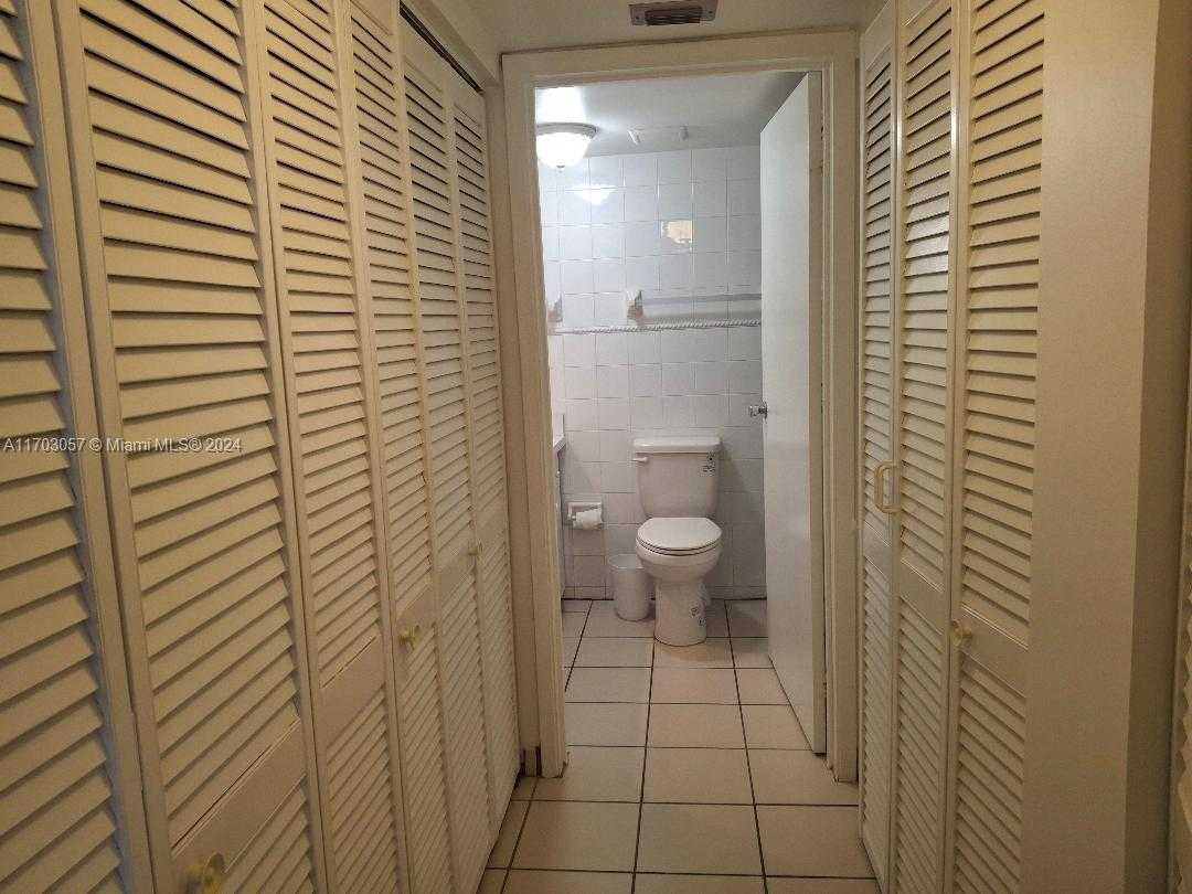 Small Image of 2625 COLLINS AVE #1102, Miami Beach Number 12