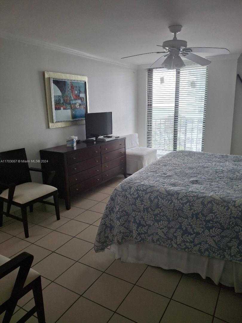 Small Image of 2625 COLLINS AVE #1102, Miami Beach Number 32