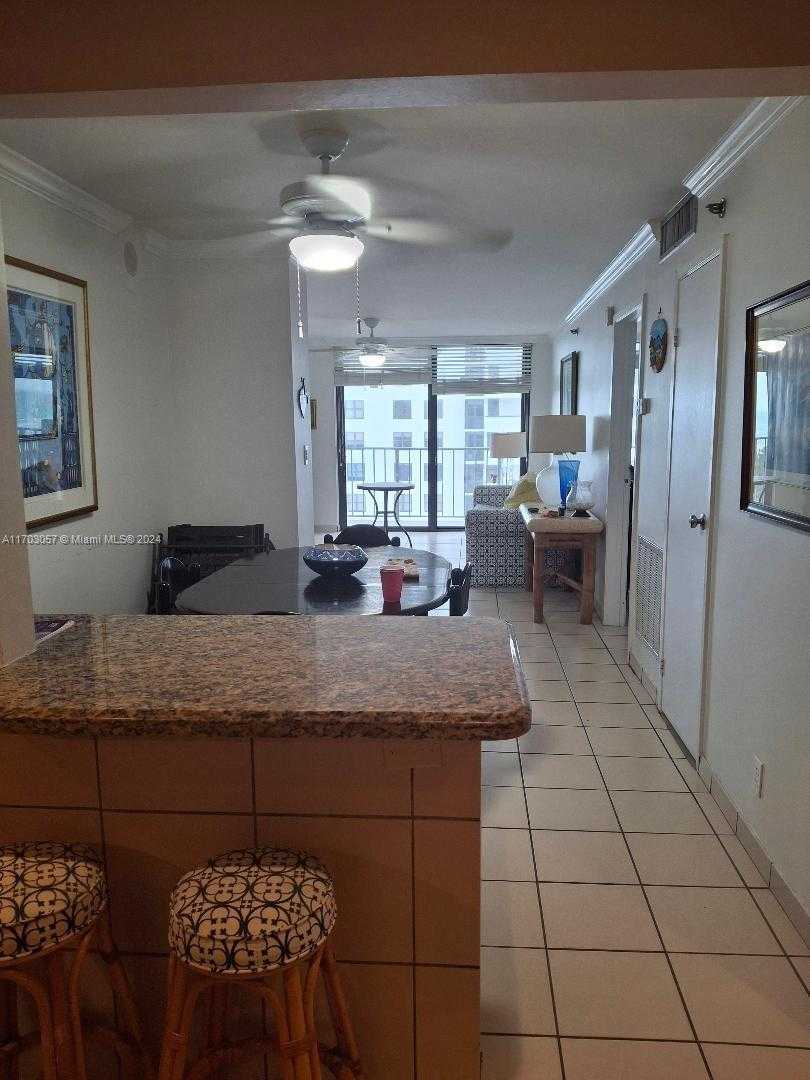 Small Image of 2625 COLLINS AVE #1102, Miami Beach Number 7