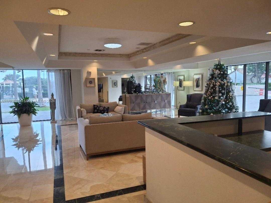 Small Image of 2625 COLLINS AVE #1102, Miami Beach Number 9