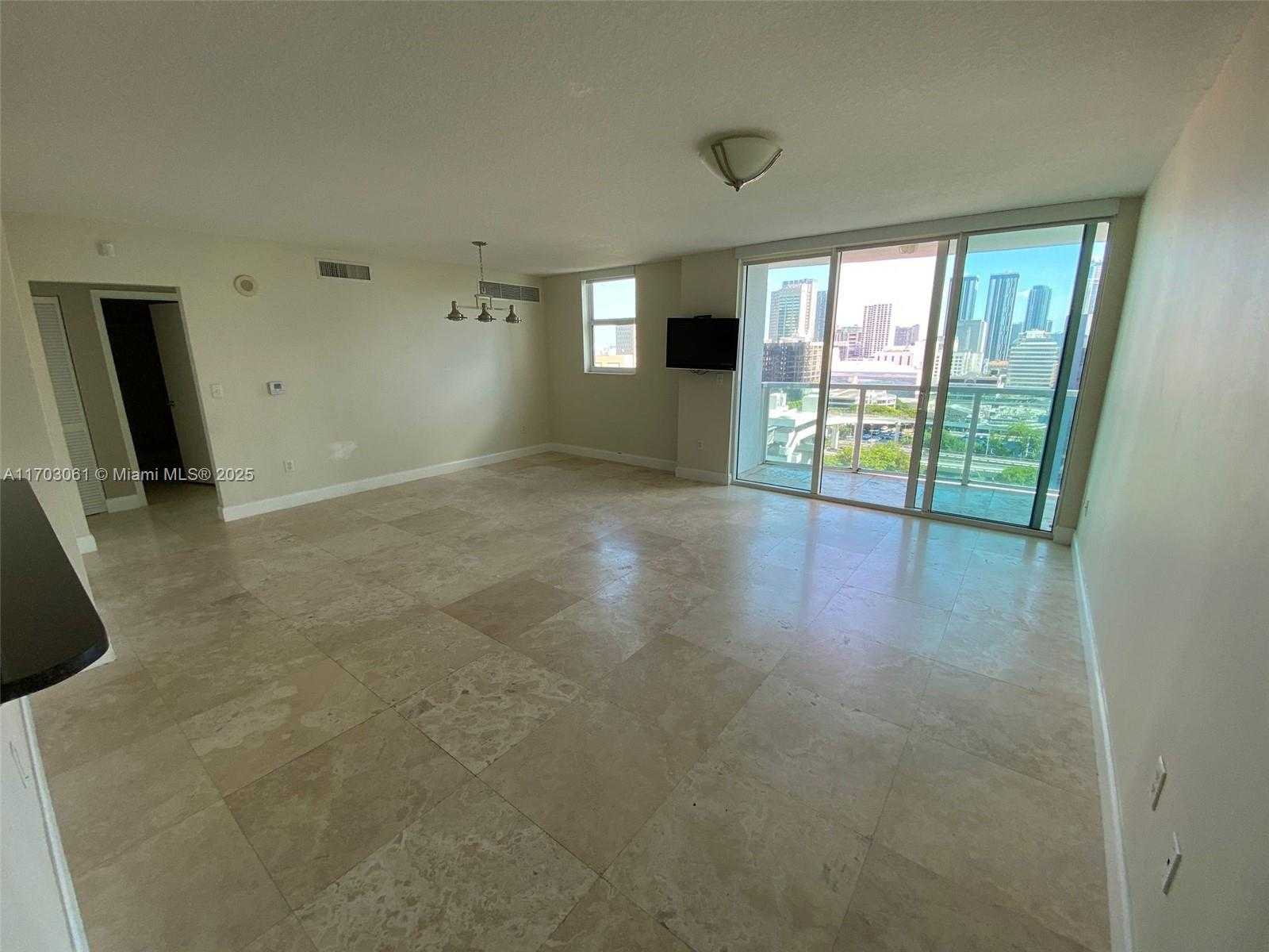Small Image of 31 SOUTH EAST 5TH ST #1601, Miami Number 3