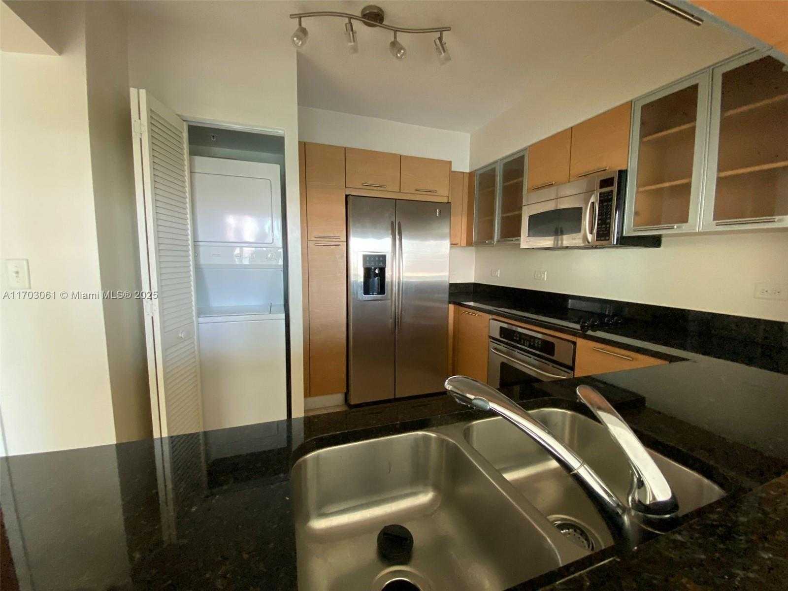 Small Image of 31 SOUTH EAST 5TH ST #1601, Miami Number 4