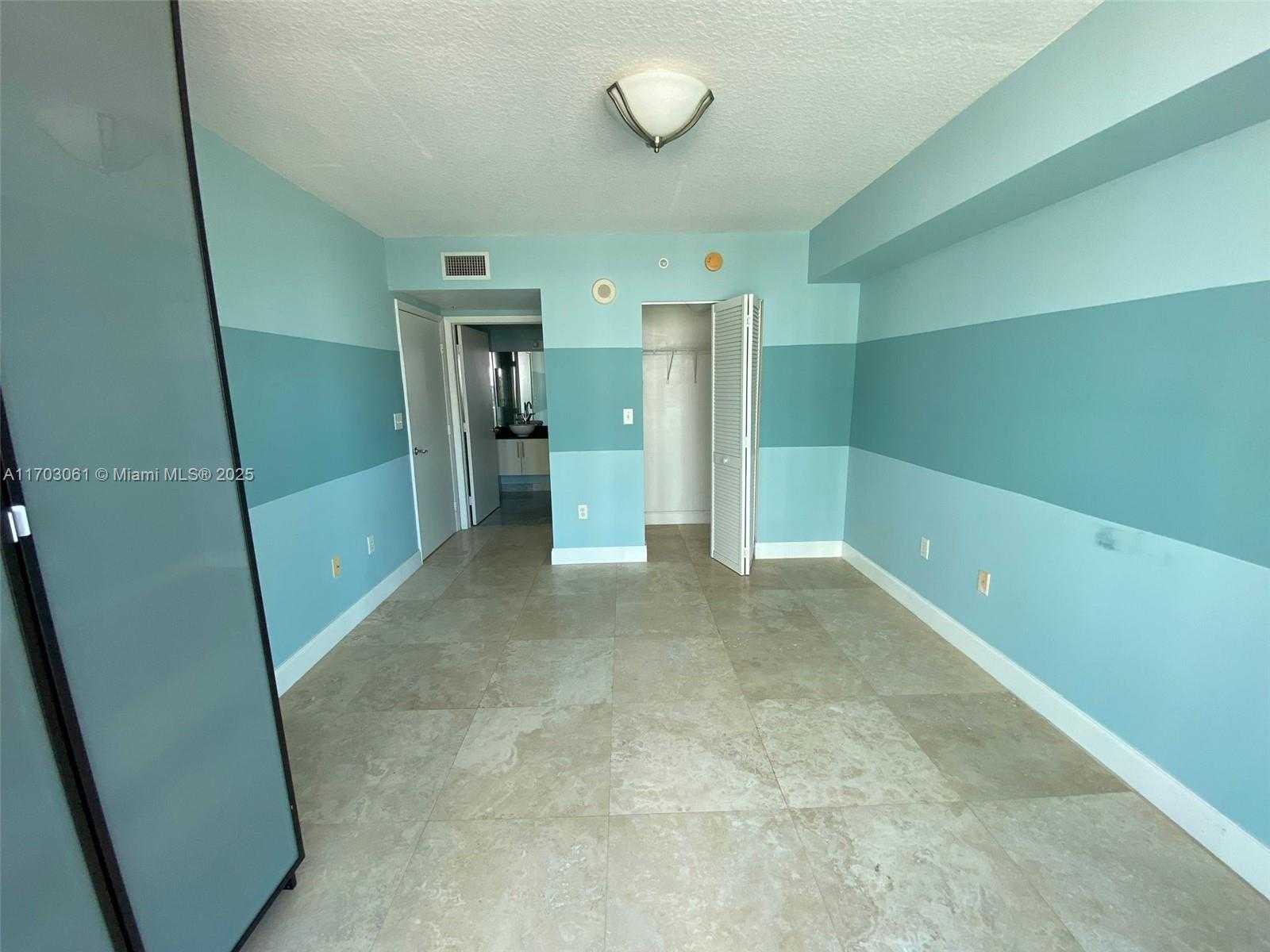 Small Image of 31 SOUTH EAST 5TH ST #1601, Miami Number 6