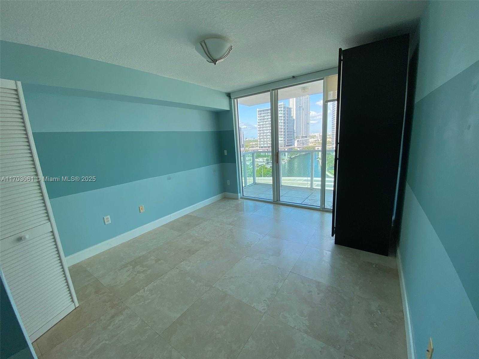 Small Image of 31 SOUTH EAST 5TH ST #1601, Miami Number 8