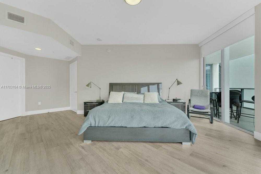 Small Image of North Miami Beach Number 18
