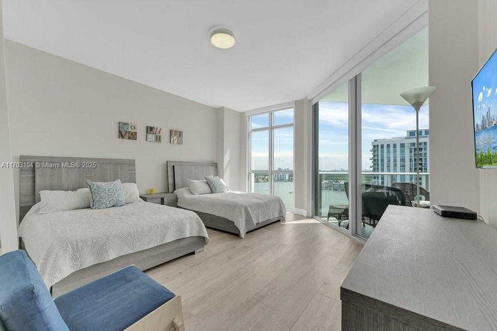 Small Image of North Miami Beach Number 20