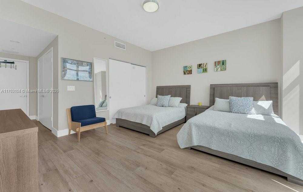Small Image of North Miami Beach Number 21