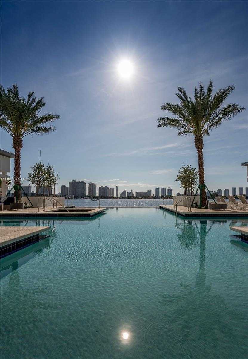 Small Image of North Miami Beach Number 35