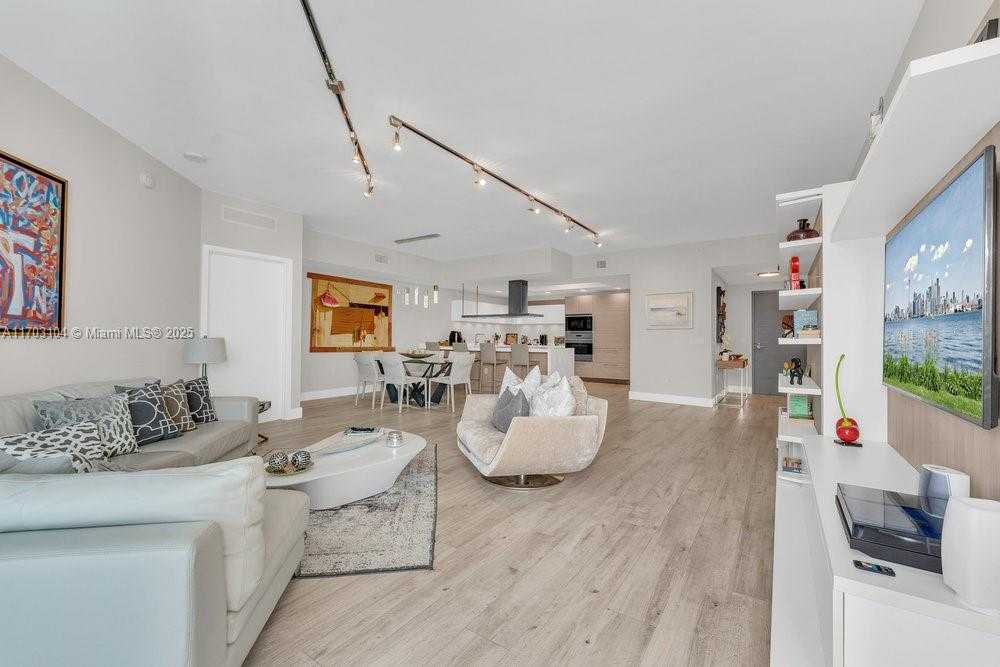 Small Image of North Miami Beach Number 9