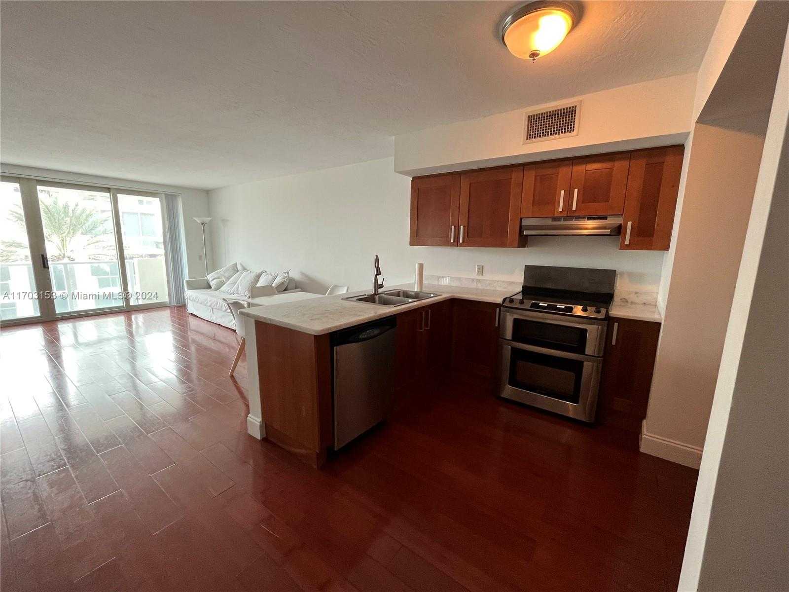 Small Image of 9499 Collins Ave, Surfside, FL 33154, USA Number 2