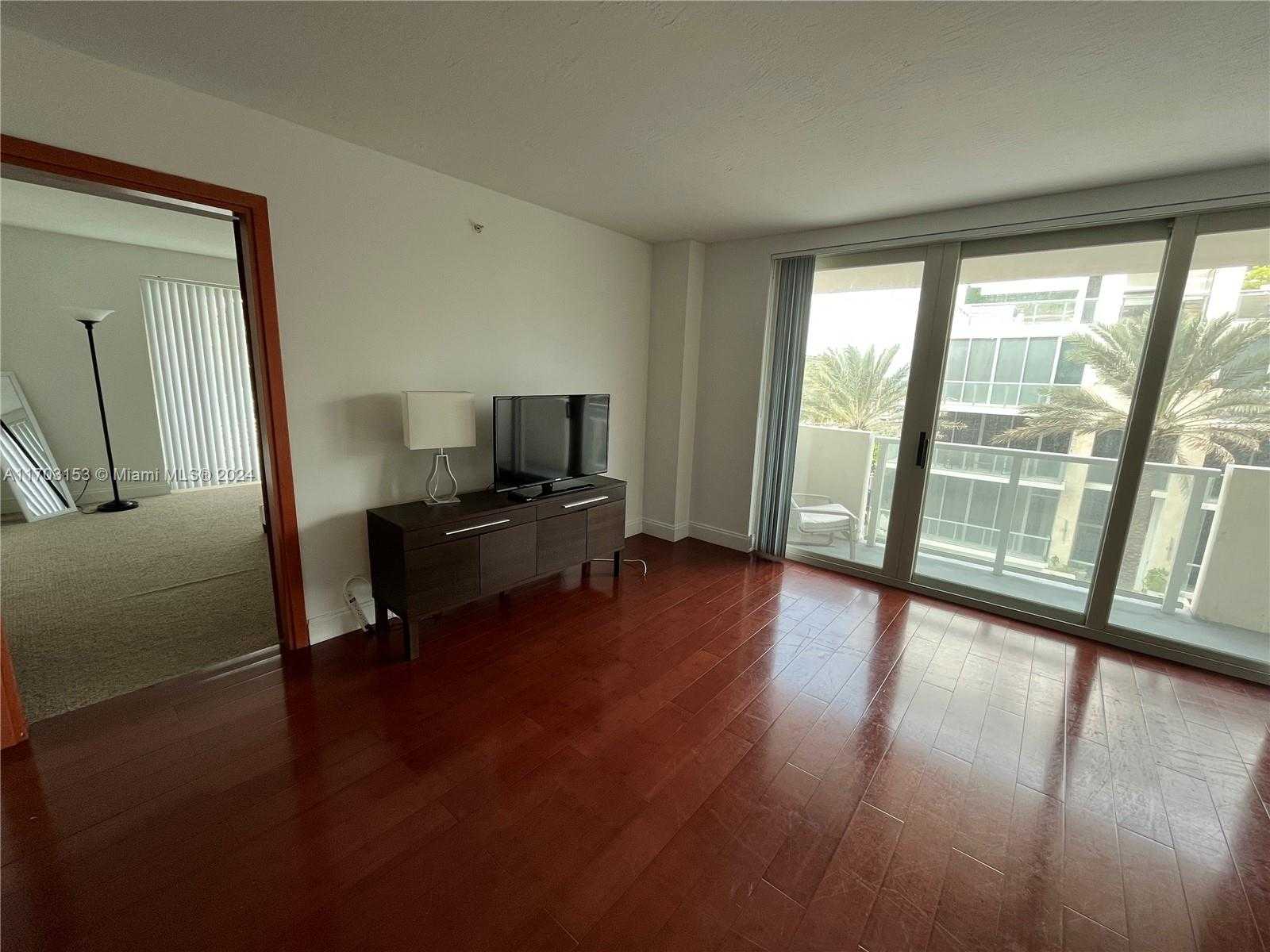 Small Image of 9499 Collins Ave, Surfside, FL 33154, USA Number 4