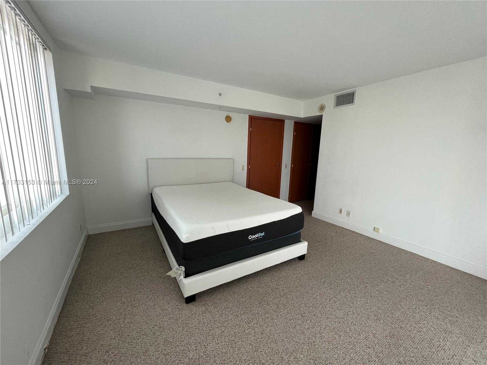Small Image of 9499 Collins Ave, Surfside, FL 33154, USA Number 7