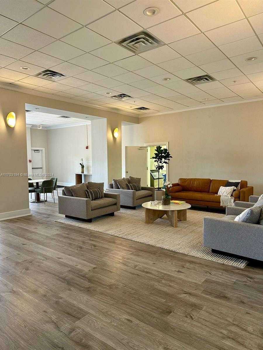 Small Image of 5600 COLLINS AVE #10U, Miami Beach Number 15