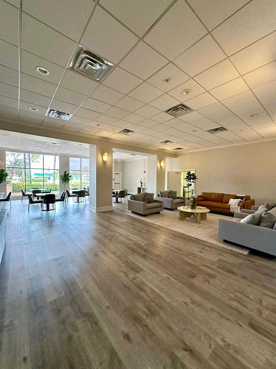 Small Image of 5600 COLLINS AVE #10U, Miami Beach Number 16