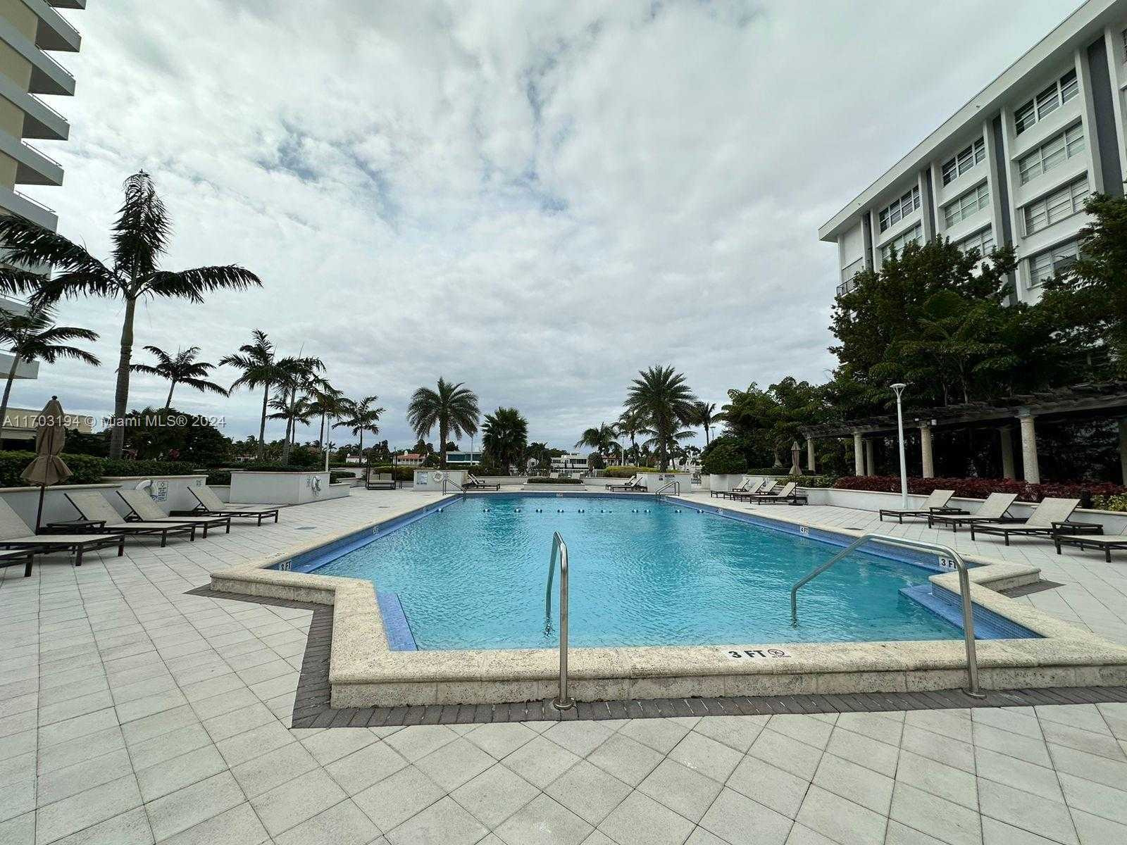 Small Image of 5600 COLLINS AVE #10U, Miami Beach Number 18
