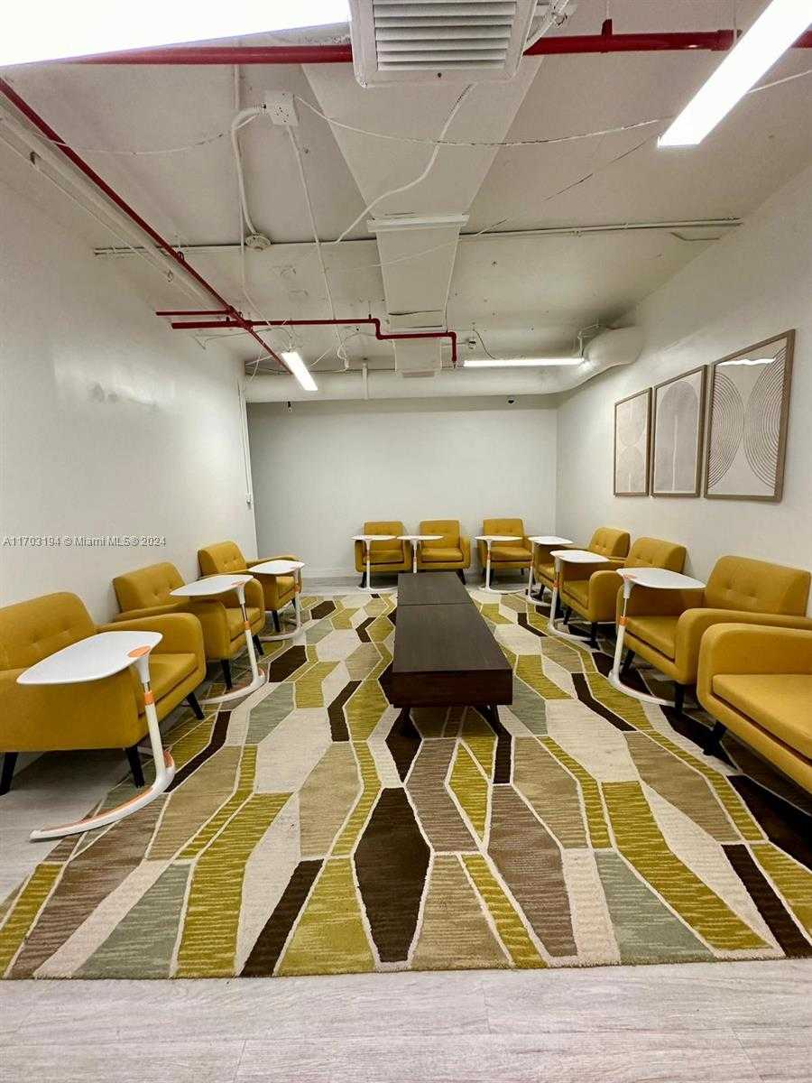Small Image of 5600 COLLINS AVE #10U, Miami Beach Number 19