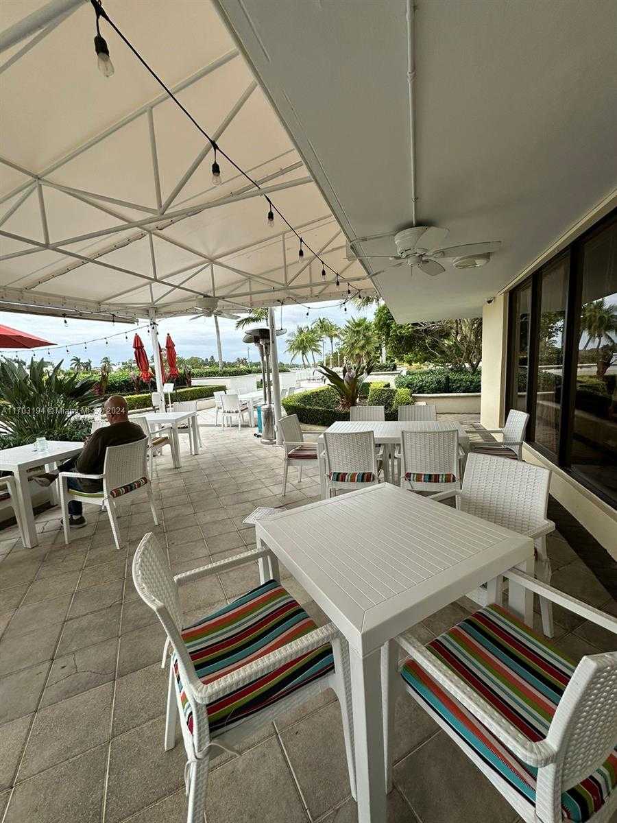 Small Image of 5600 COLLINS AVE #10U, Miami Beach Number 21