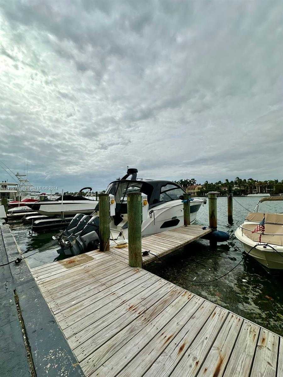 Small Image of 5600 COLLINS AVE #10U, Miami Beach Number 24