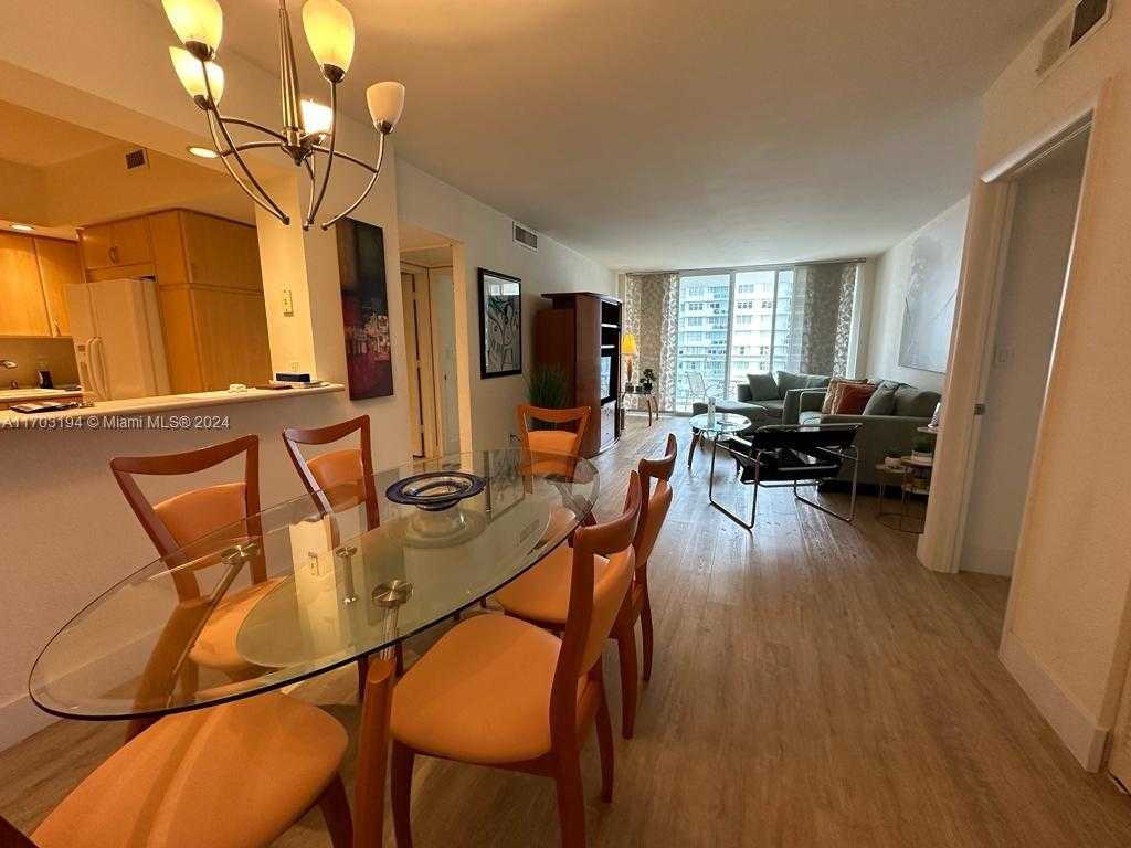 Small Image of 5600 COLLINS AVE #10U, Miami Beach Number 3