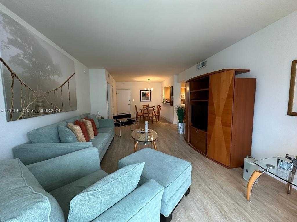Small Image of 5600 COLLINS AVE #10U, Miami Beach Number 4