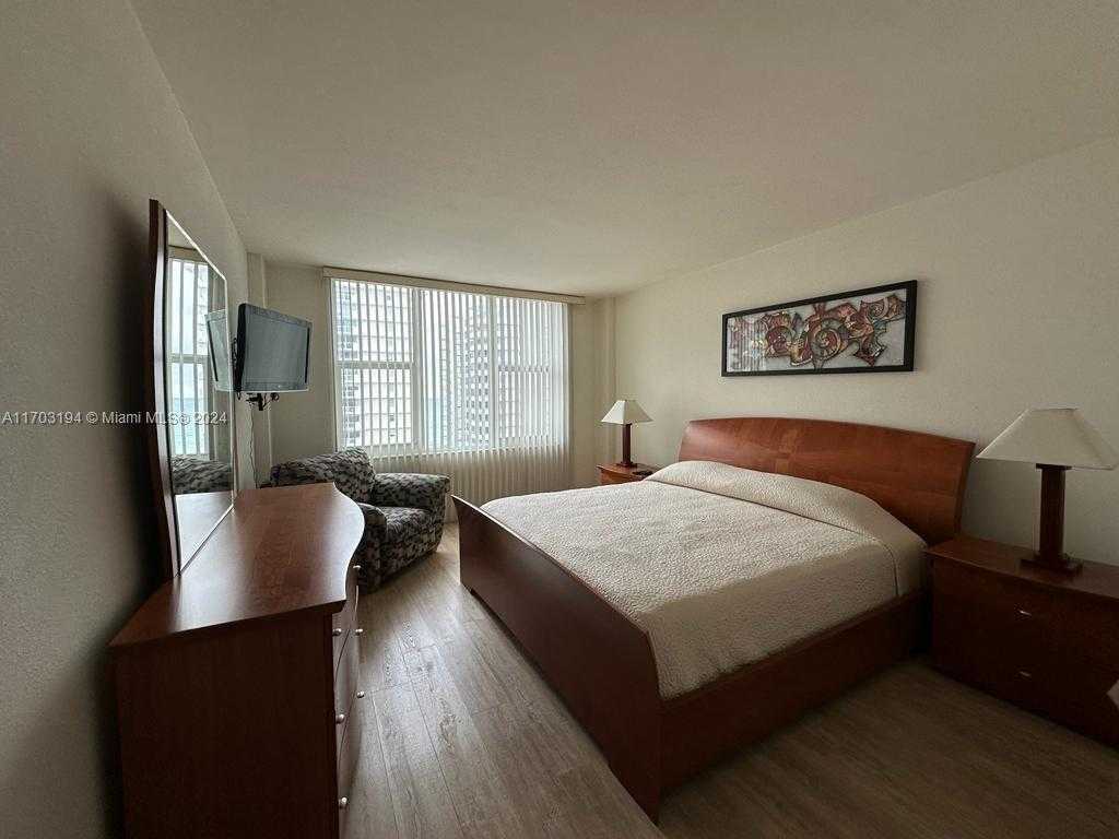 Small Image of 5600 COLLINS AVE #10U, Miami Beach Number 7