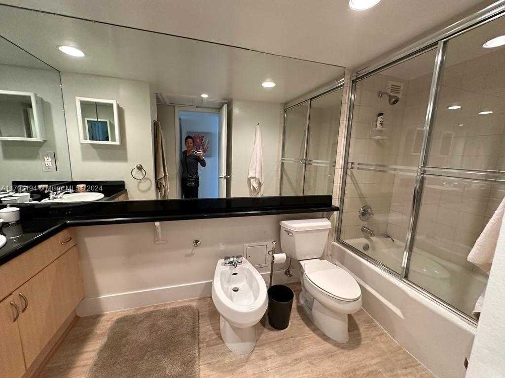 Small Image of 5600 COLLINS AVE #10U, Miami Beach Number 9