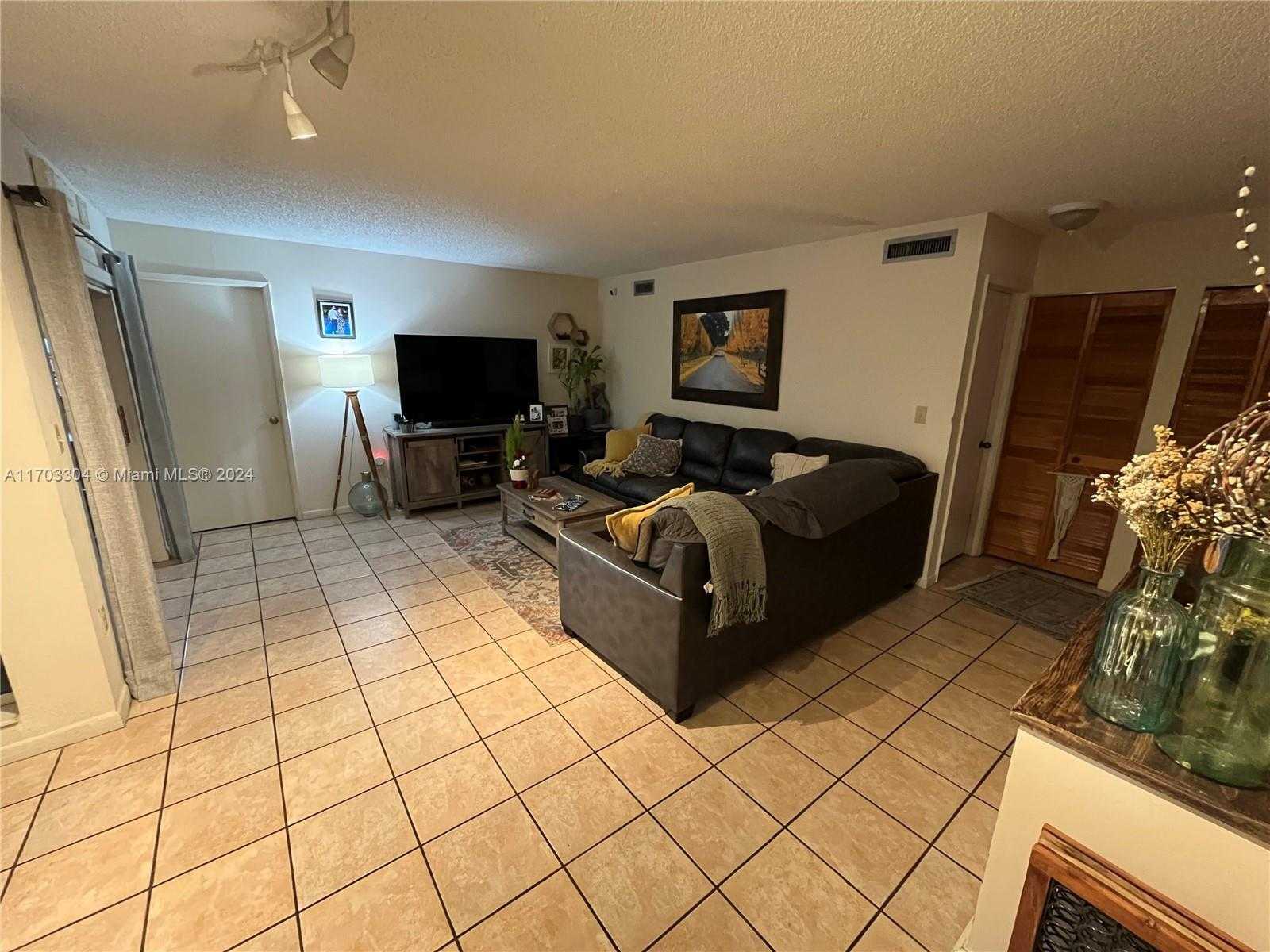 Small Image of 8800 SOUTH WEST 123 CT #J204, Miami Number 8