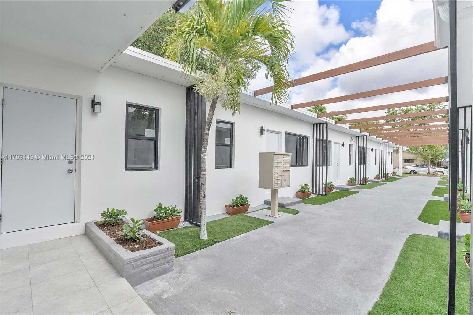 Small Image of 1946 PIERCE ST #1, Hollywood Number 11