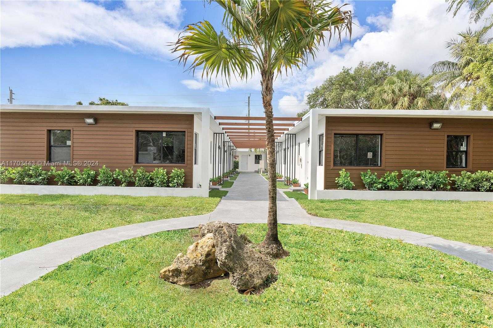 Small Image of 1946 PIERCE ST #1, Hollywood Number 13